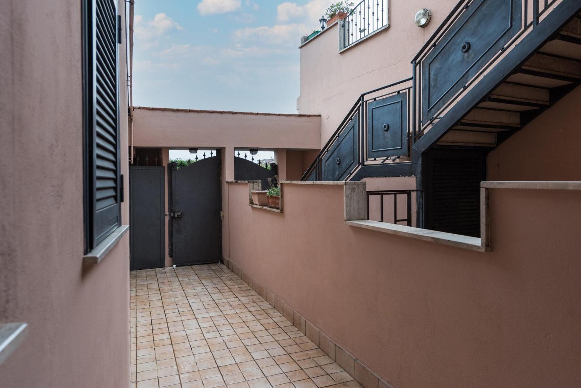 Travelershome Ciampino 170 Station Street Eksteriør billede